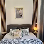 Exclusive Smolna Apartment