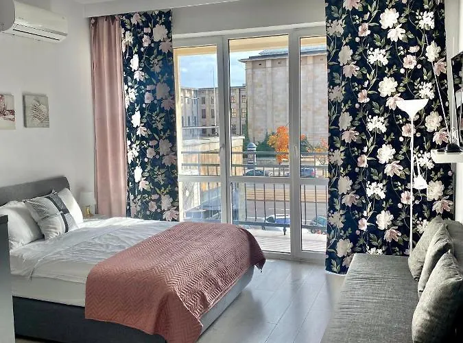 Exclusive Smolna * Varšava