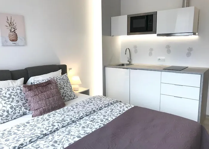 Exclusive Smolna Varšava